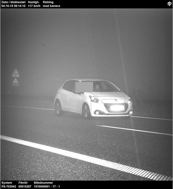 Peugeot 208 Allure - Jep en søndag morgen... Kørte 133 på fartpiloten, fik dog bremset ned til lige under klippet, dog med katastrofeblinket tændt billede 17