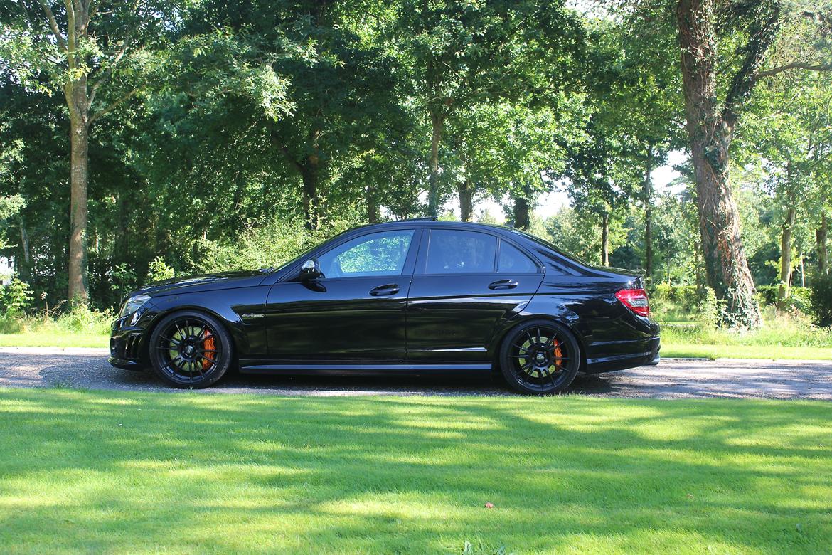 Mercedes Benz C63 AMG billede 10