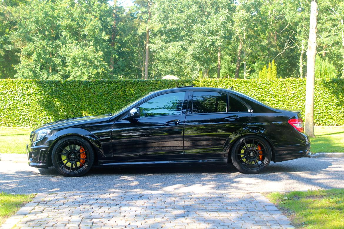 Mercedes Benz C63 AMG billede 11