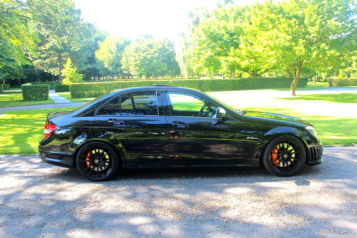 Mercedes Benz C63 AMG billede 17