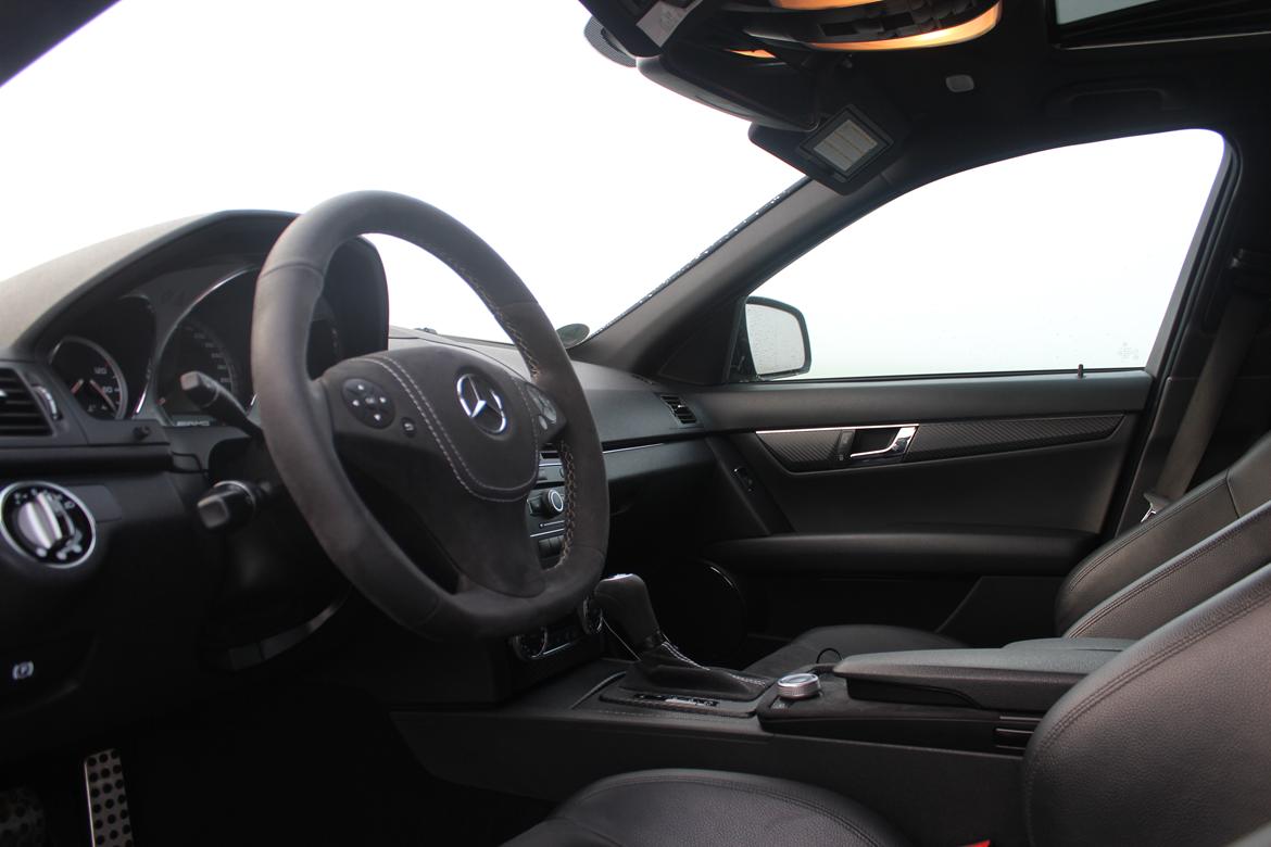 Mercedes Benz C63 AMG billede 19