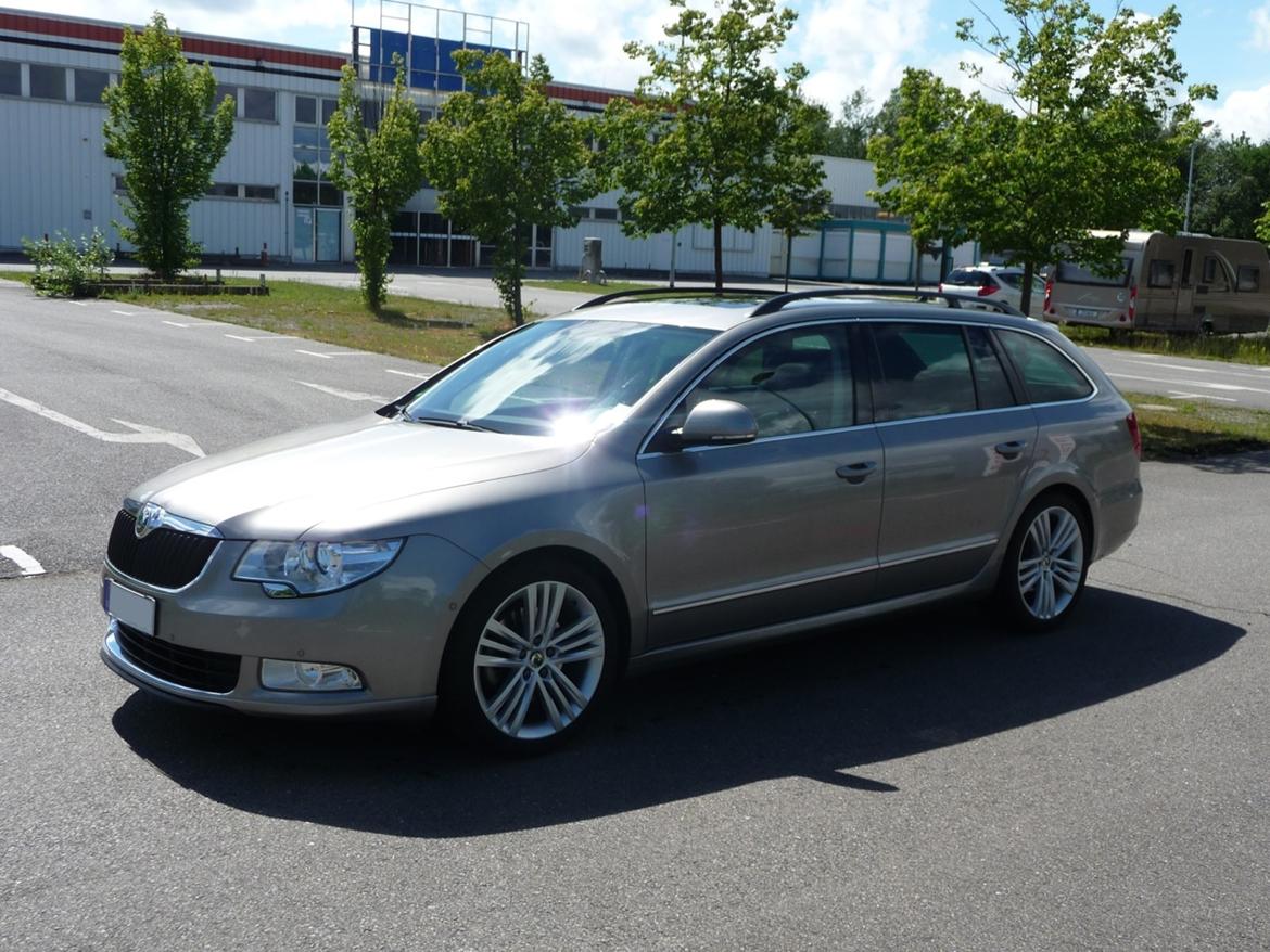 Skoda Superb Combi billede 2