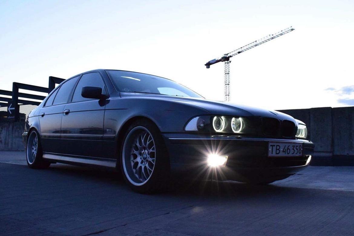 BMW E39 - 528 - Række 6 billede 1