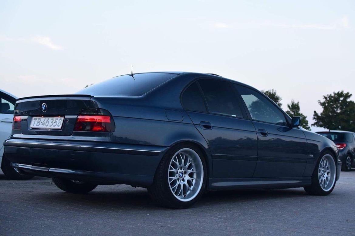 BMW E39 - 528 - Række 6 billede 2