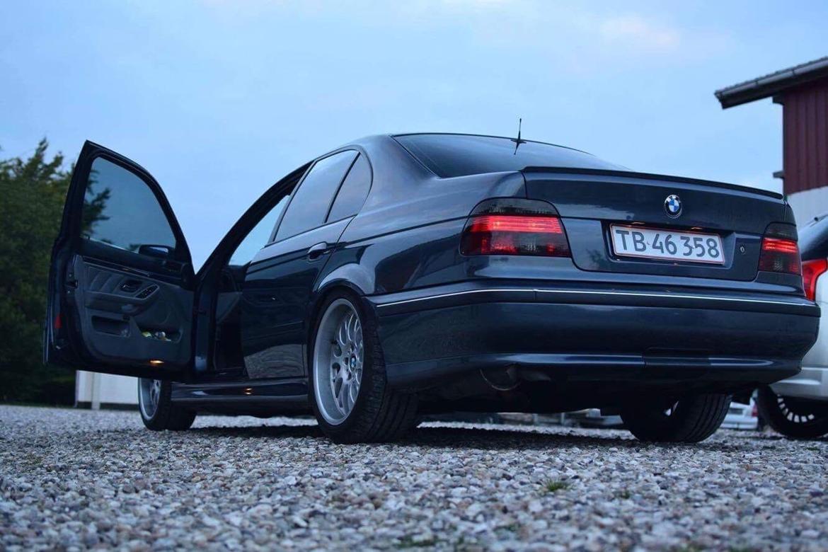 BMW E39 - 528 - Række 6 billede 3