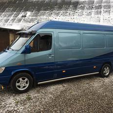 Mercedes Benz Sprinter lang model