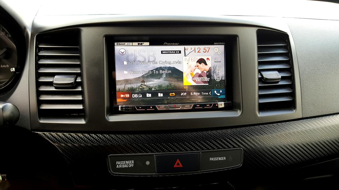 Mitsubishi Lancer Sportback - Eftermonteret Pioneer 2-din autoradio. billede 13