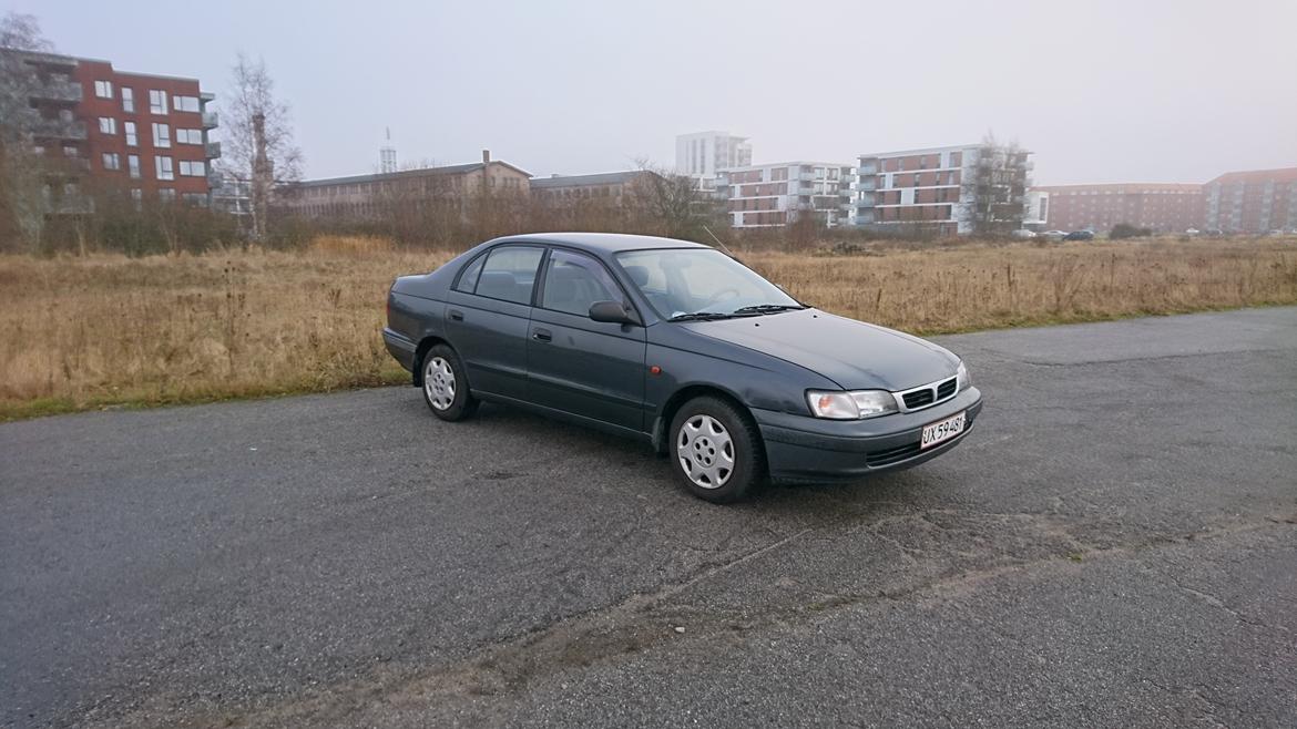 Toyota Carina e billede 2