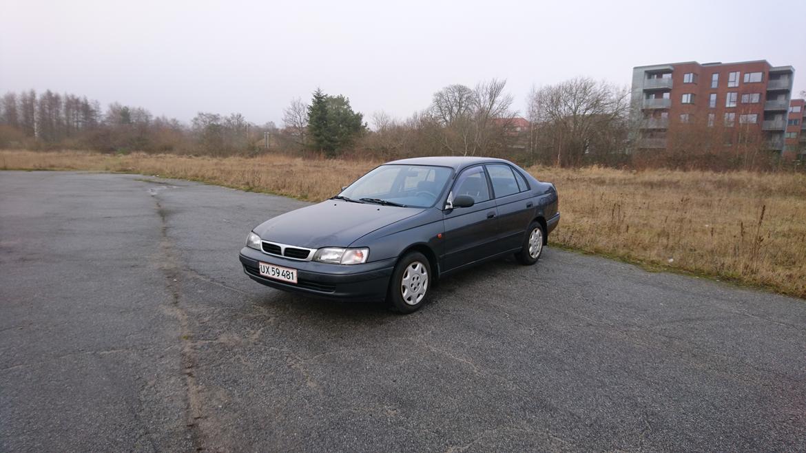 Toyota Carina e billede 4