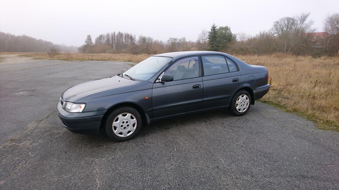 Toyota Carina e billede 5