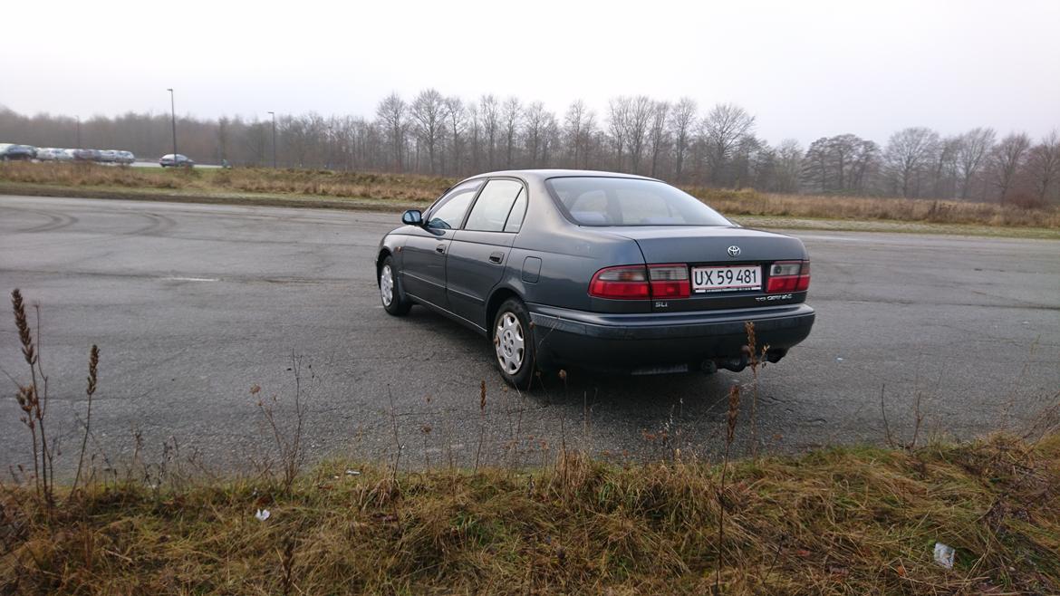 Toyota Carina e billede 10