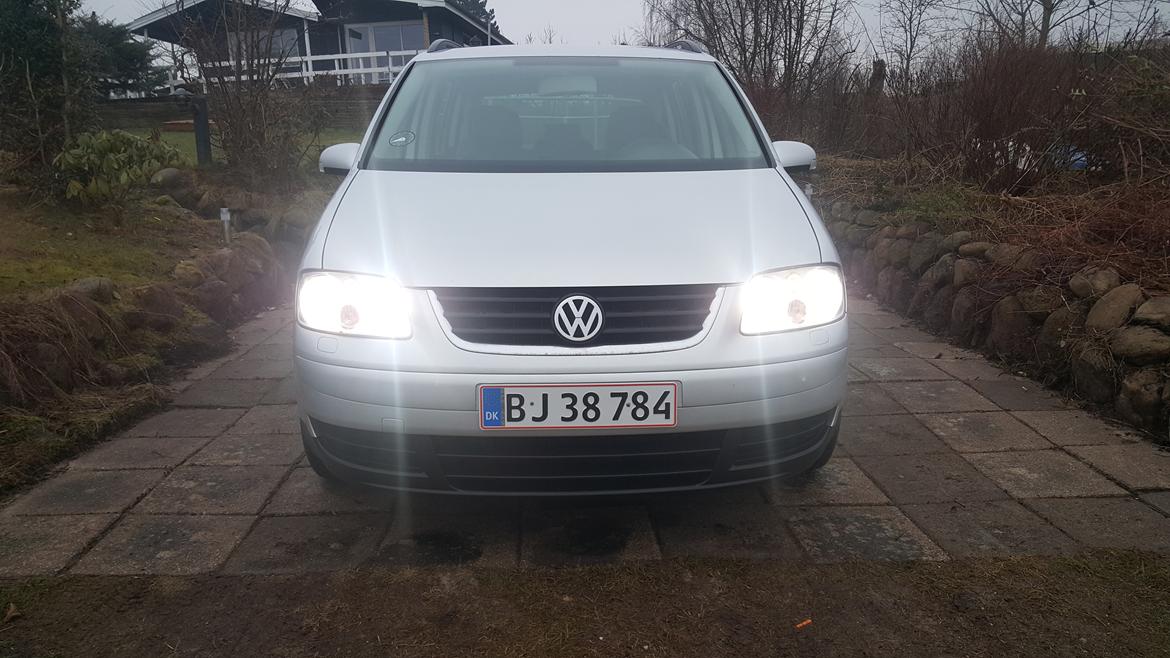 VW Touran Trendline - Nye Xenon look pærer billede 4