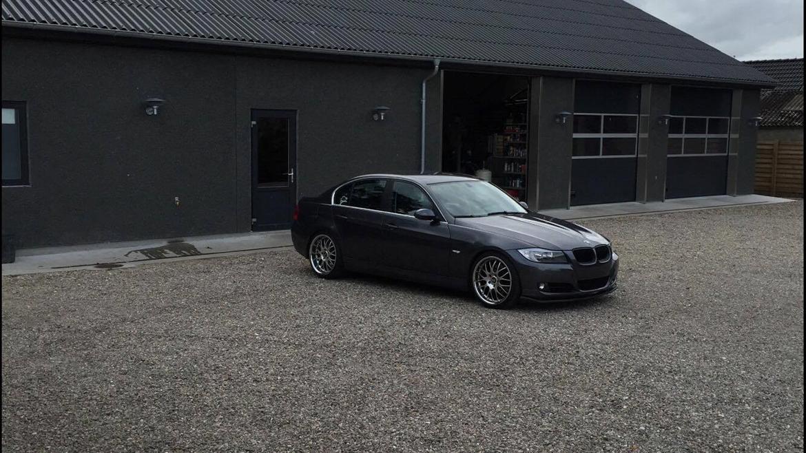 BMW E90 330i - Ny vaskede  billede 1