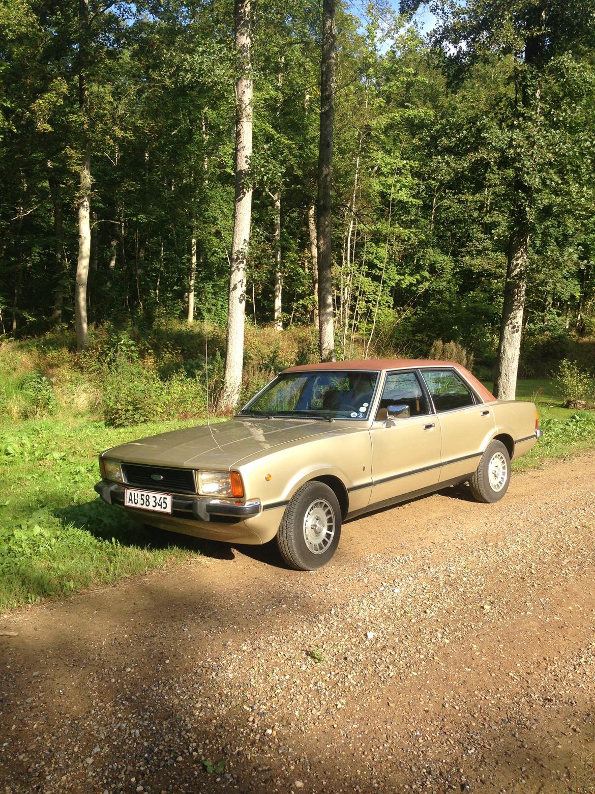 Ford Taunus Ghia 2.3 (TC2)/Ford Cortina Ghia 2.3 Mk4 billede 4