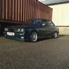 BMW 320i E30