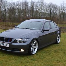 BMW E90 318D