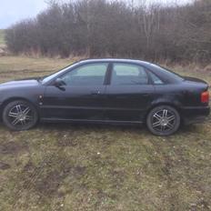 Audi A4. B5  1,6 sedan