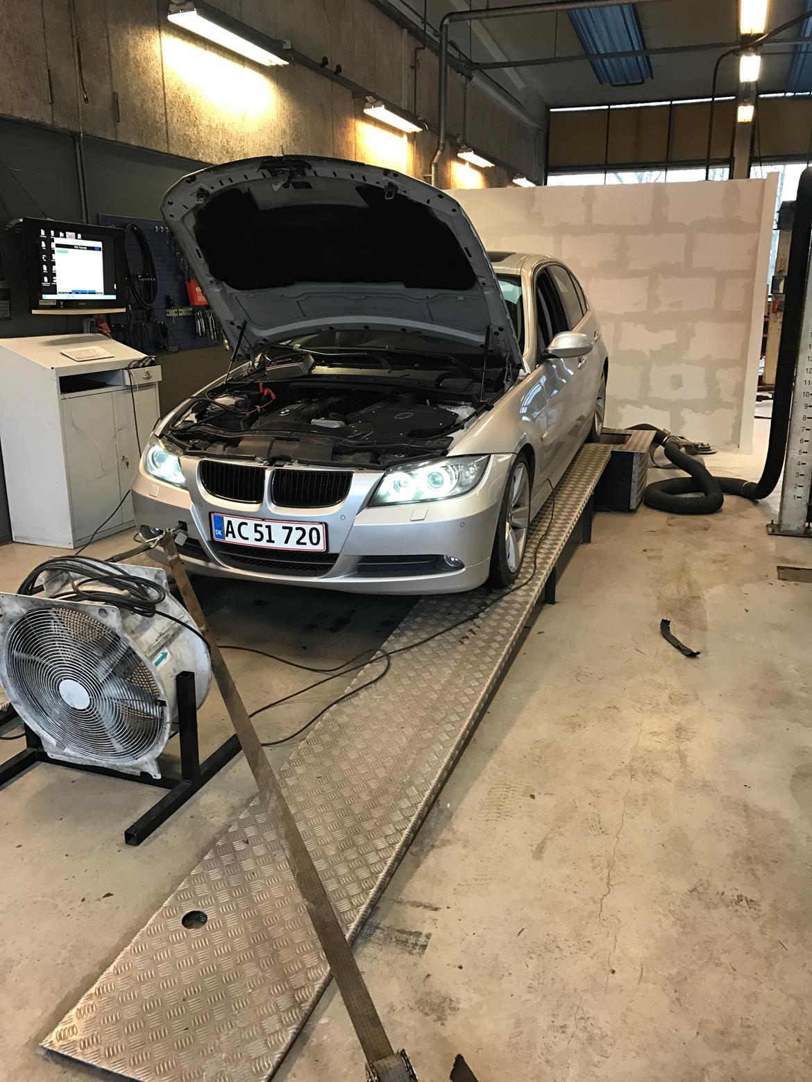 BMW 330i E90 Aut. billede 14