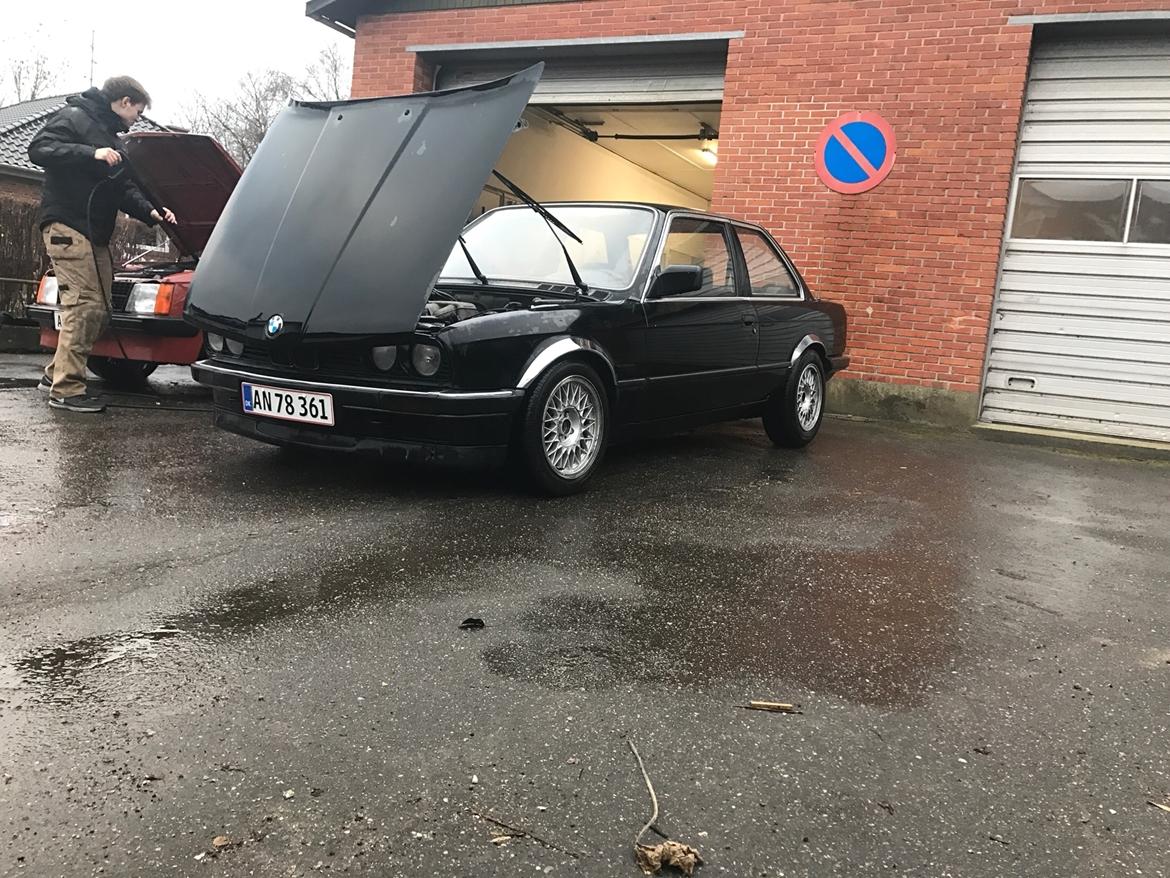 BMW E30 318i - Ny vasket billede 3
