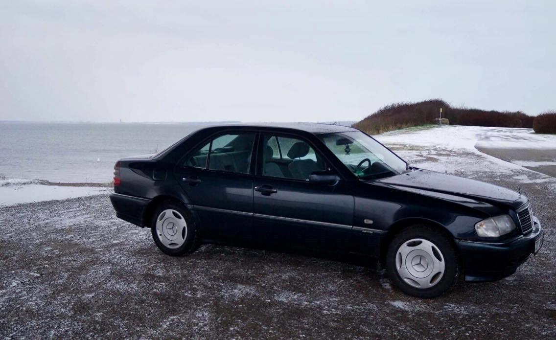 Mercedes Benz C200 Elegance - Kan se at jeg har glemt at pusse min linse inde jeg tog billederne Beklager.  billede 4