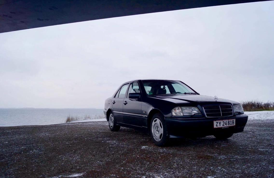 Mercedes Benz C200 Elegance - Kan se at jeg har glemt at pusse min linse inde jeg tog billederne Beklager.  billede 3