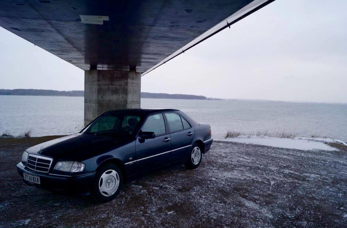 Mercedes Benz C200 Elegance - Kan se at jeg har glemt at pusse min linse inde jeg tog billederne Beklager.  billede 2