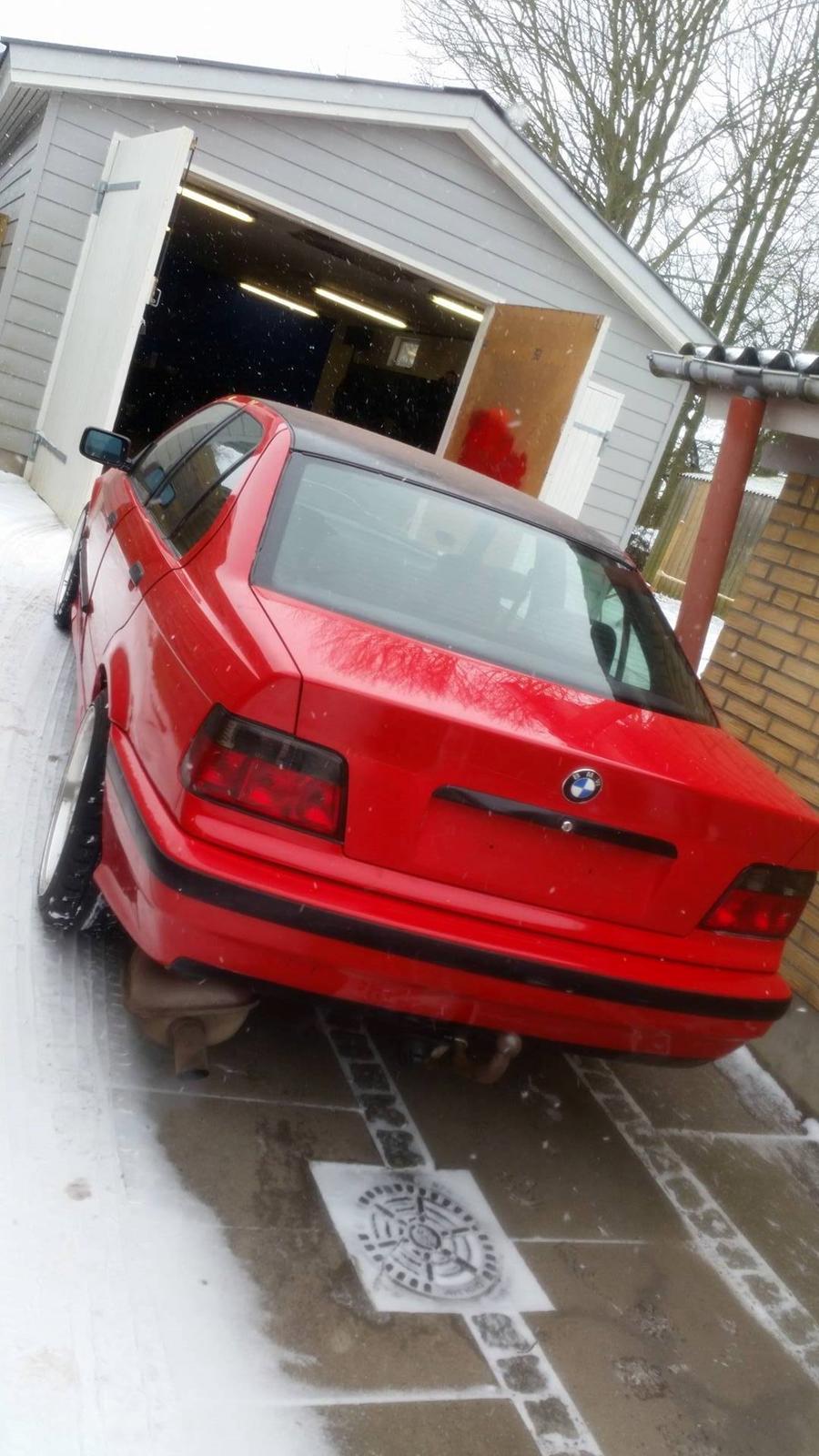 BMW e36 320i - jeps der mangler et udstødnings ophæng da det gamle knak. billede 6