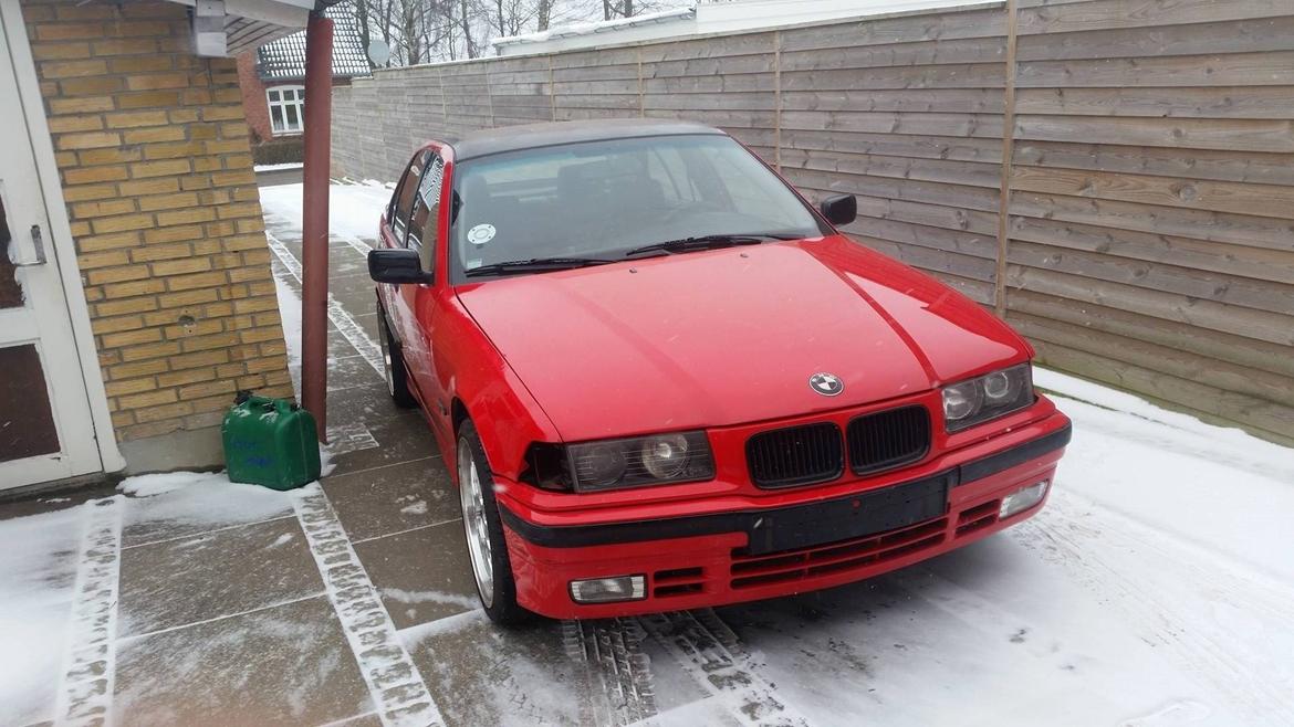 BMW e36 320i - blinklys mangler da de ikke skal være orange ihvertfald. billede 3