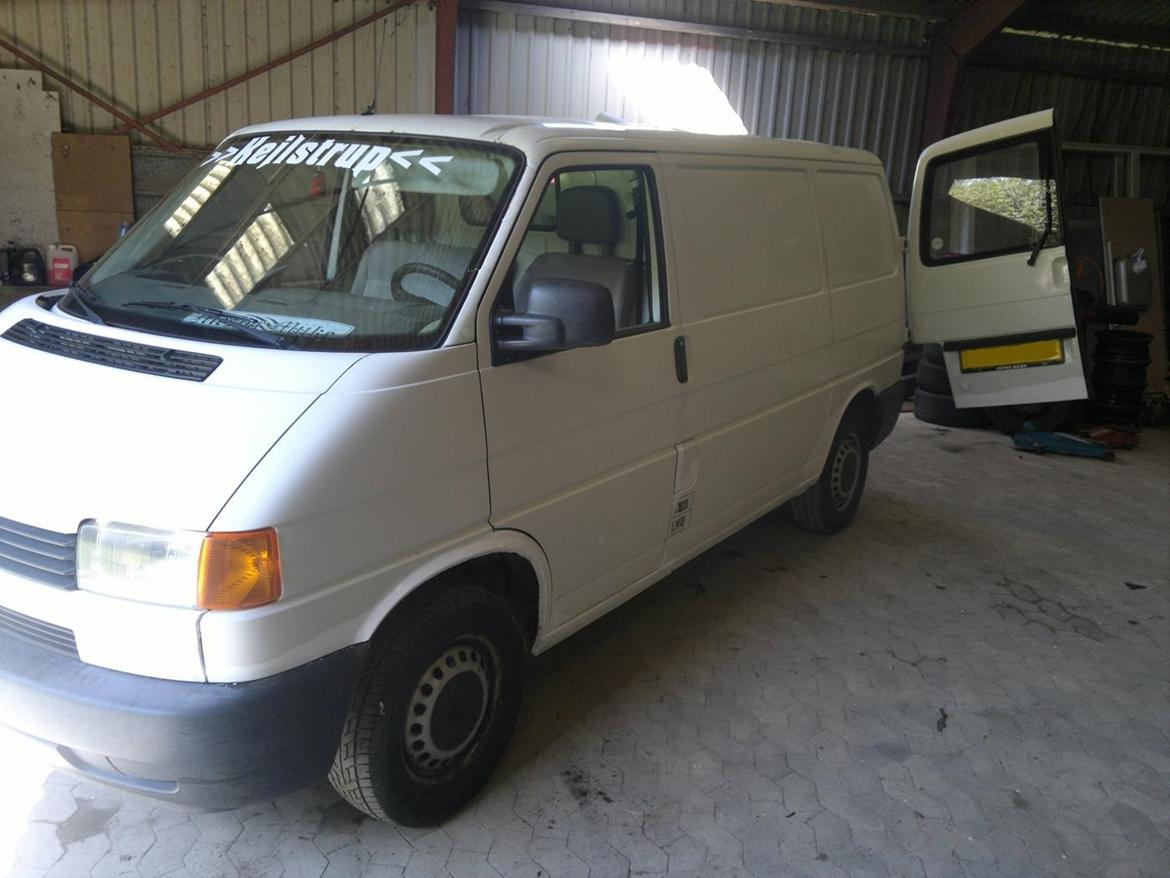 VW Transporter 2,4 D T4 Kort. billede 2