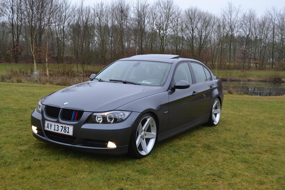 BMW E90 318D billede 3