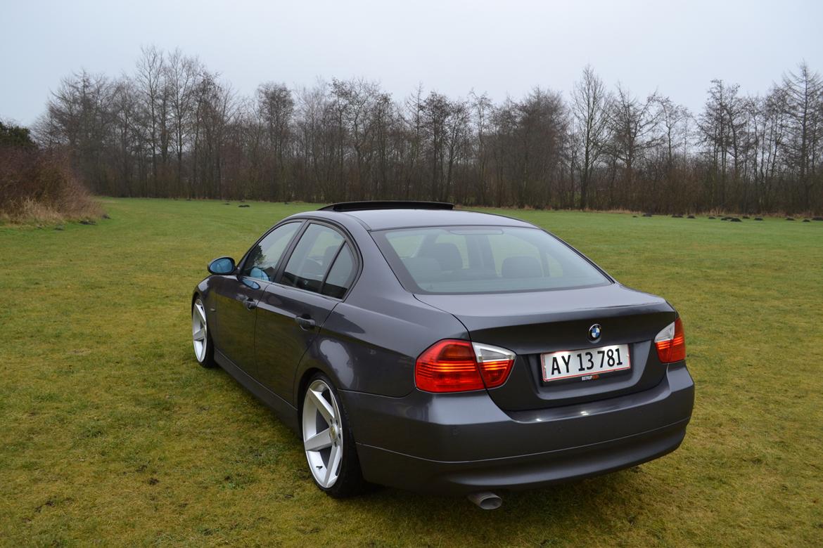 BMW E90 318D billede 7