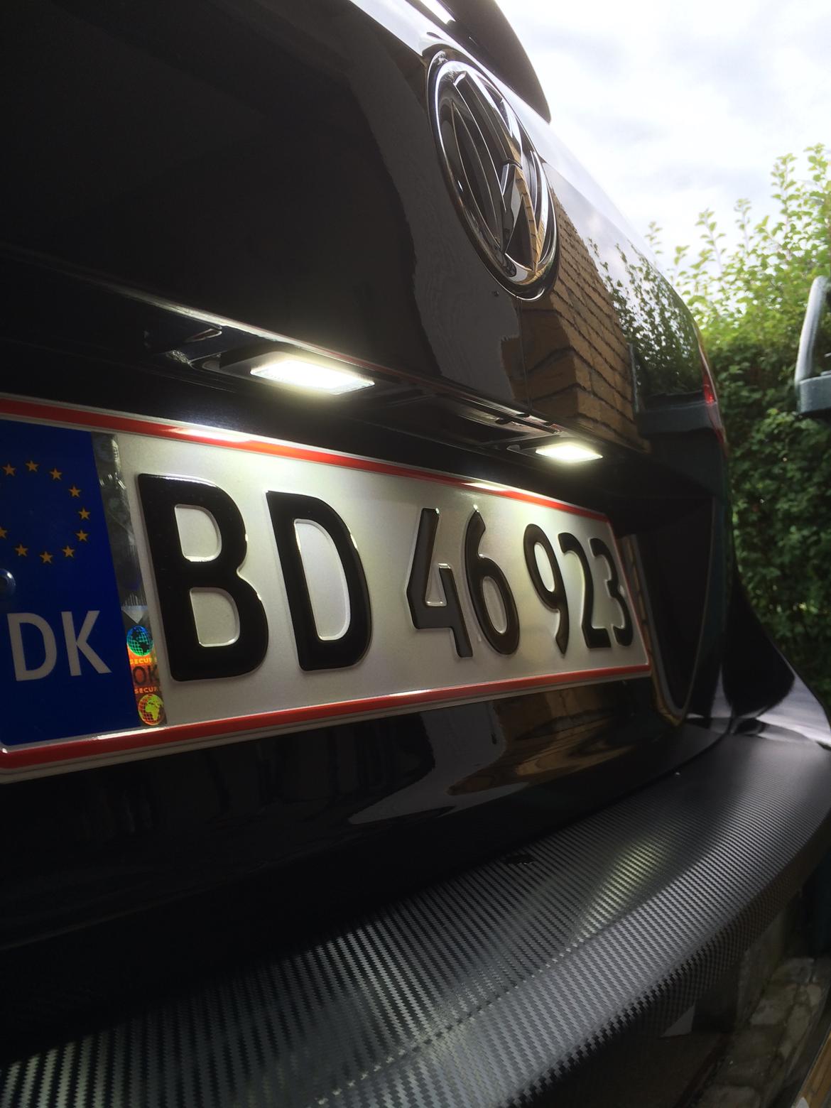 VW Passat 1.8 TFSI Highline - Opdateret LED nummerpladelys billede 6