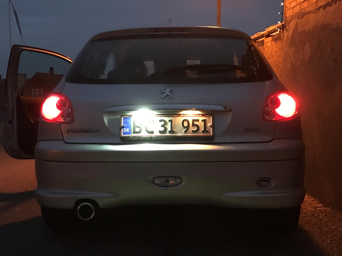 Peugeot 206 S16 16V - Ny vs Original nummerplade lygte billede 15