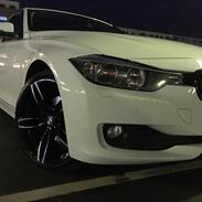 BMW 320D - F30
