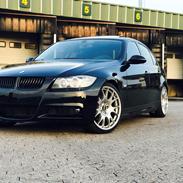 BMW E90 320D