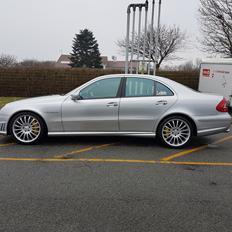 Mercedes Benz E 55 AMG    ( W211) 