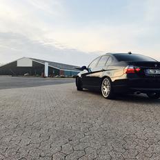 BMW E90 320D
