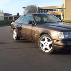 Mercedes Benz W124 300CE