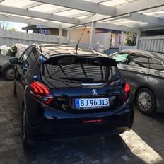Peugeot 208 Desire Sky 