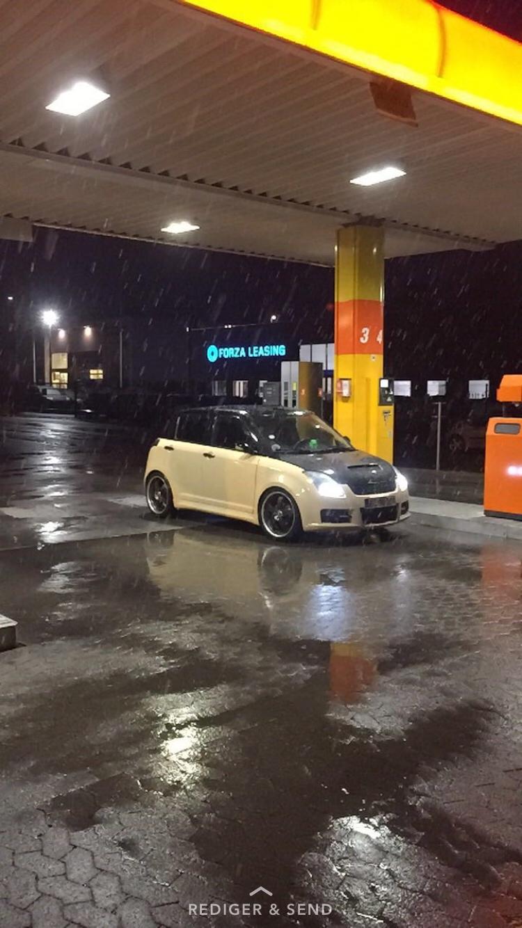 Suzuki Swift GLX 5 dørs billede 8