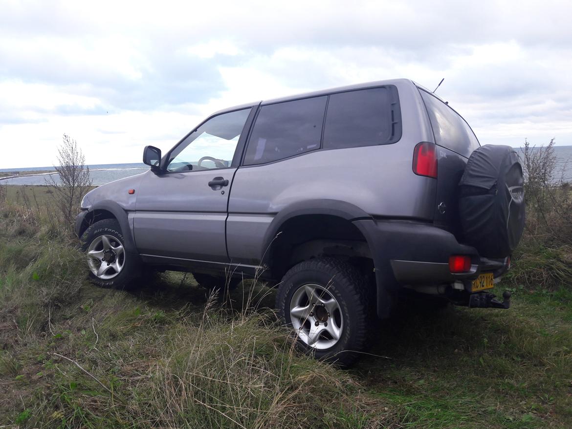 Nissan Terrano II 2.7 Tdi billede 4