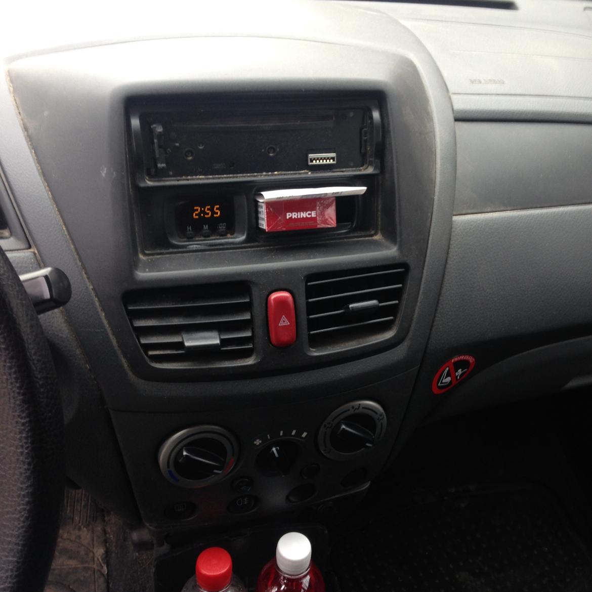 Suzuki Liana 1.6 aut - lige plads til en pakke smøger billede 11