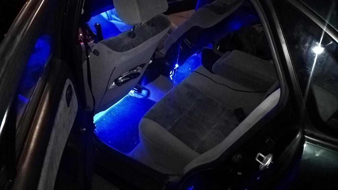 Mazda 626           (Mazzi)  - LED i midten billede 8