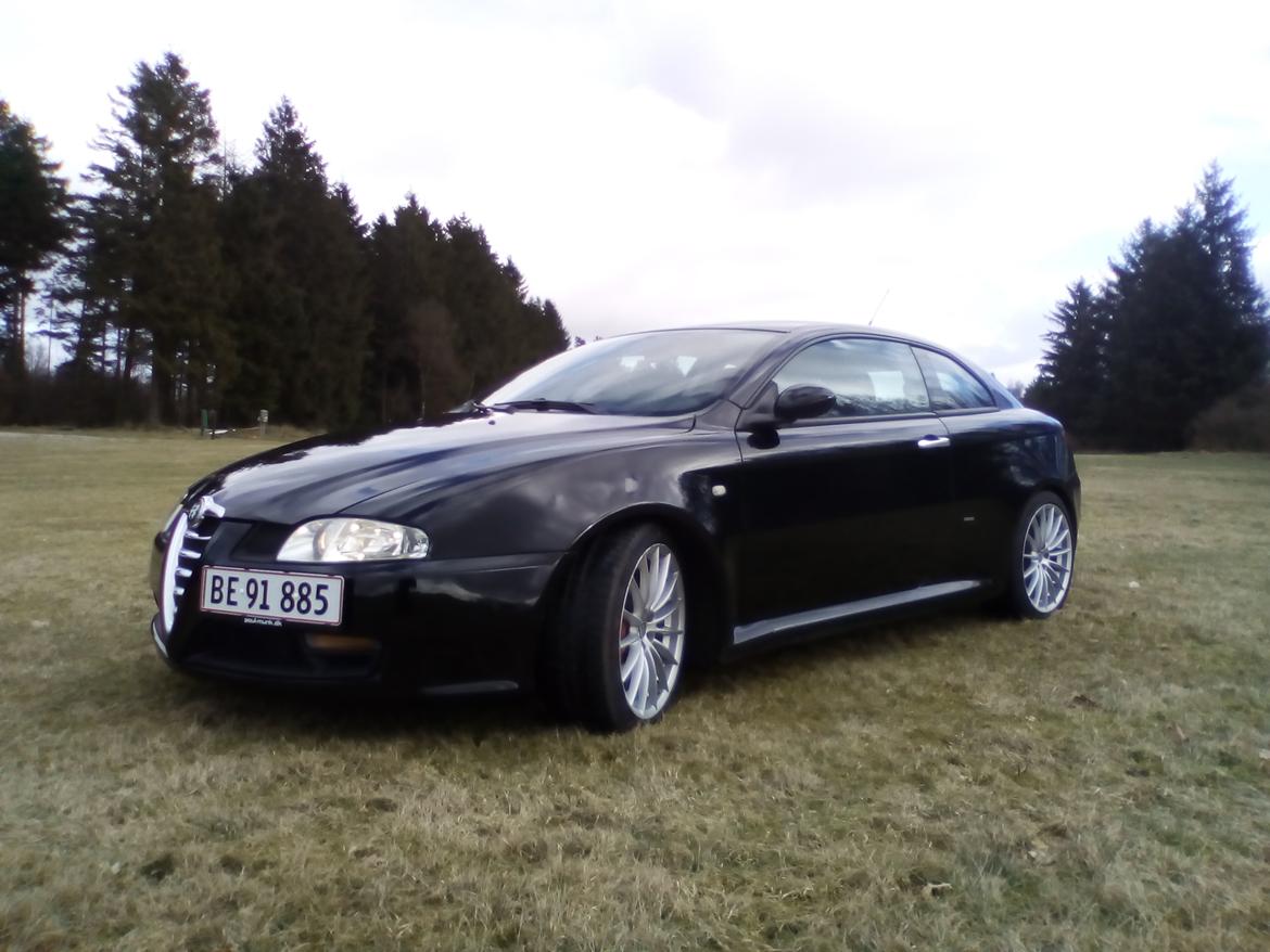 Alfa Romeo GT 3,2 V6 24V - Sænket ca. 30 mm med en TA-Technix sportsundervogn. billede 2