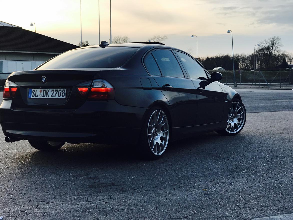 BMW E90 320D billede 4