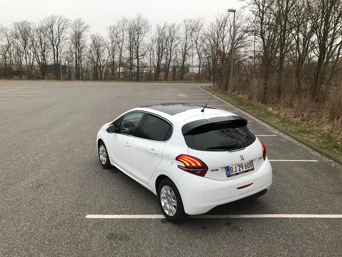 Peugeot 208 Desire sky billede 18