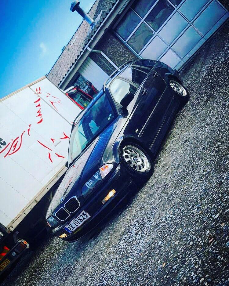 BMW 320d touring billede 9