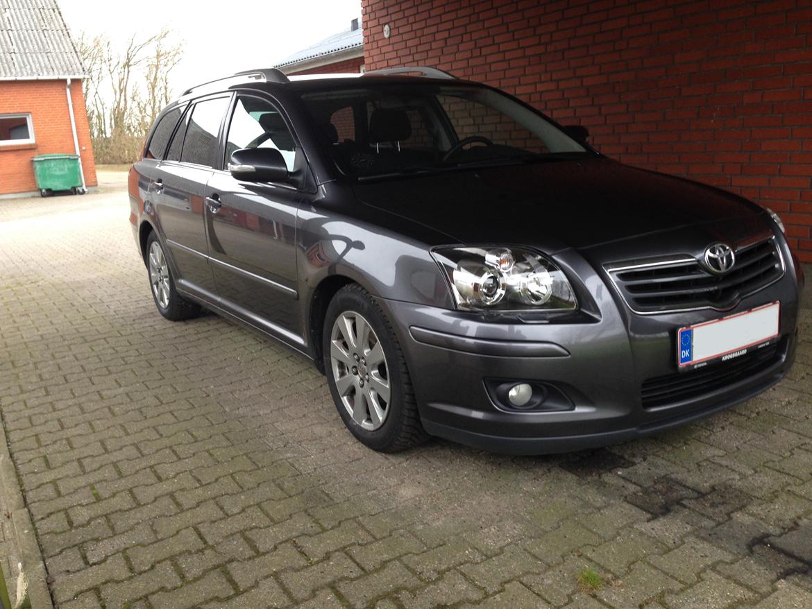 Toyota Avensis 1,8 VVT-i STC Sol Plus billede 1