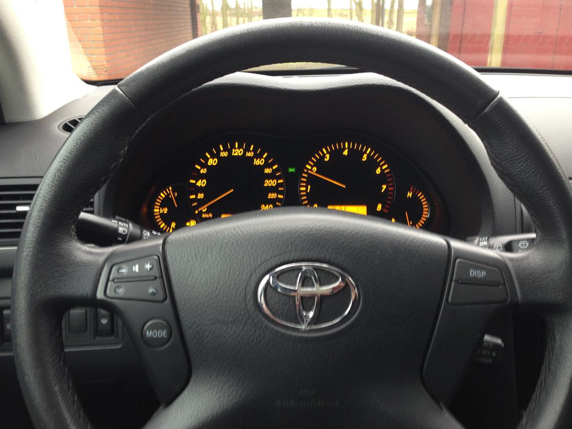 Toyota Avensis 1,8 VVT-i STC Sol Plus billede 2