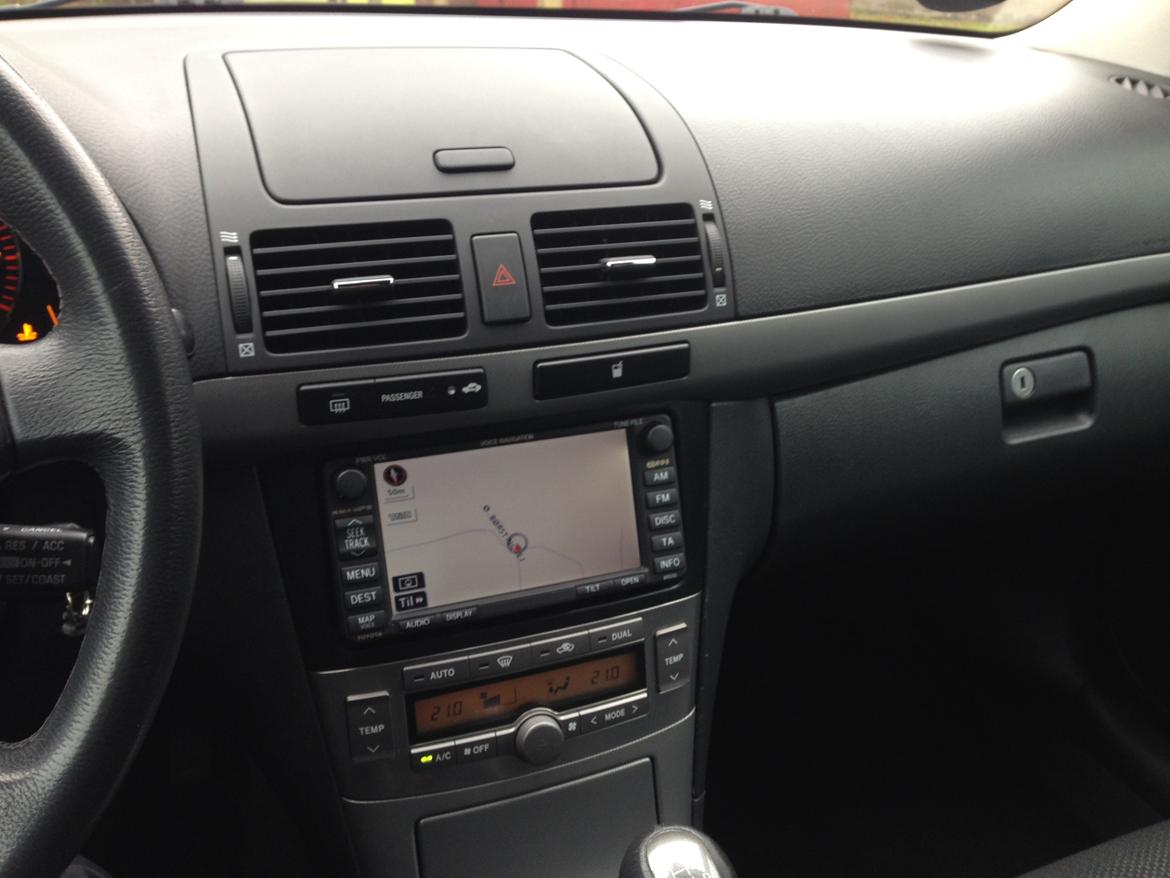 Toyota Avensis 1,8 VVT-i STC Sol Plus billede 3